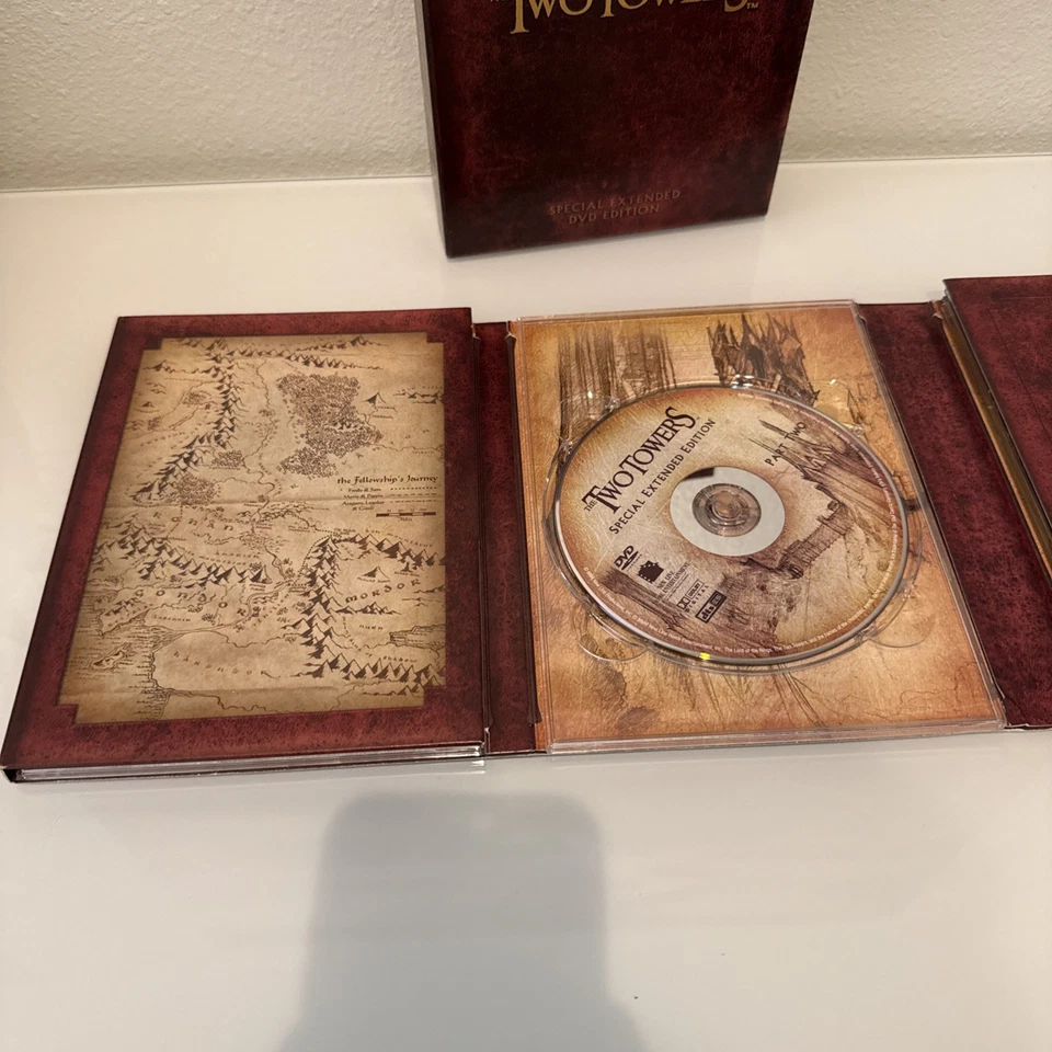 Lord of the Rings The Two Towers 4 DVD Box Set w Booklet Map w Cover Marks - Image 4 of 4