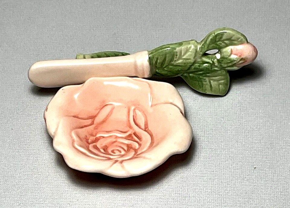 FITZ & FLOYD ~ Juego (4) TAPATAS DE MANTEQUILLA de cerámica con CUCHILLOS PARA ESPARCIR (Rosa rubor) Foto 2 de 4