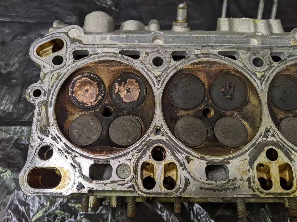 BMW E60/E61/E63/E64 M5 M6 S85 V10 Cylinder Head 11127833881 Foto 2 de 4