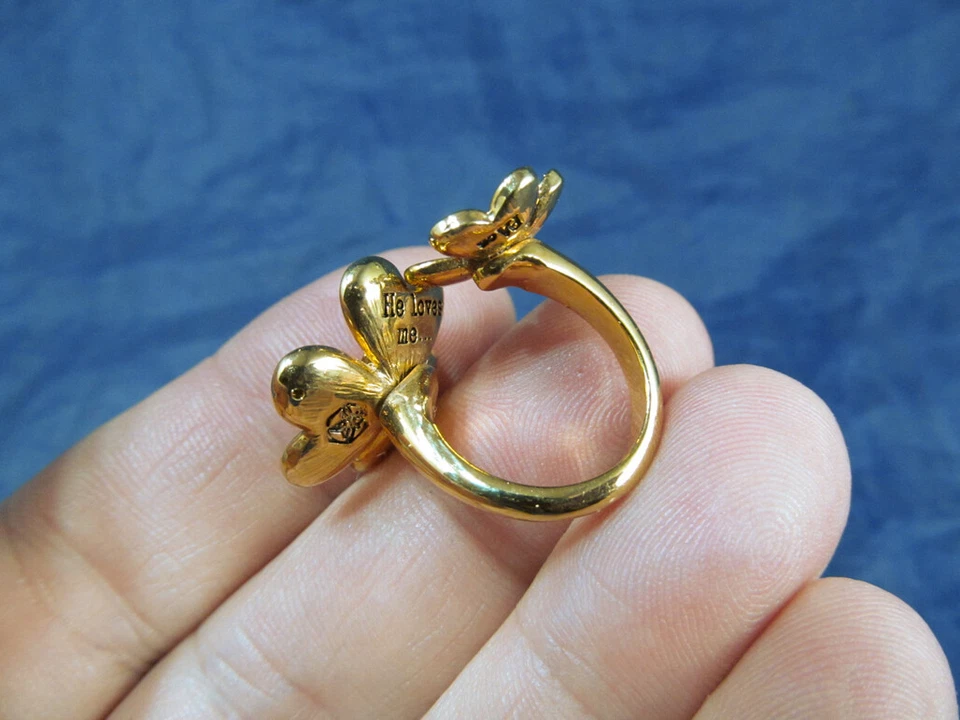 *Anillo Paula Abdul Tono Dorado Doble Flor He Loves Me I Love Me More Anillo Talla 5 Foto 4 de 4