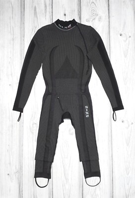 SIX2 Carbon Light Zip Anatomical Undersuit size S