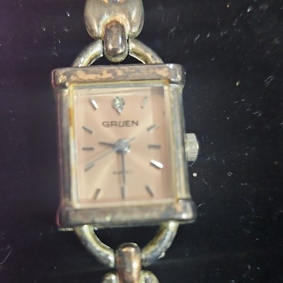 Gruen Women's Quartz Wristwatch Gold Rectangle Case Metal Band Champagne Dial