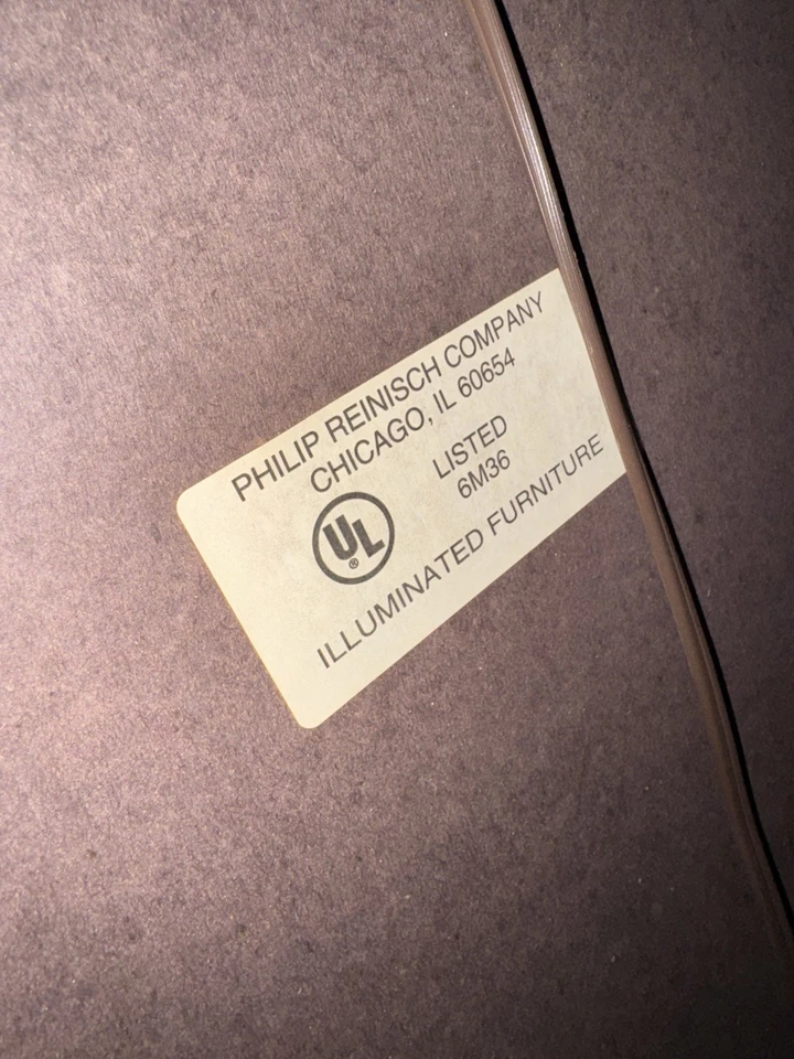 PHILIP REINISCH SOLID OAK LIGHTED CORNER CURIO CABINET DISPLAY UNIT USA VINTAGE - Image 3 of 3