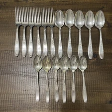 17 pc 1847 Rogers Bros AMBASSADOR Silverplate Set with M Monogram