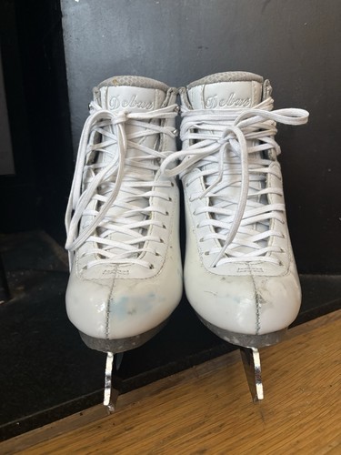 Jackson Debut Skates 2451 Sz 3.5 R w. 8.5” MK Professional Blades