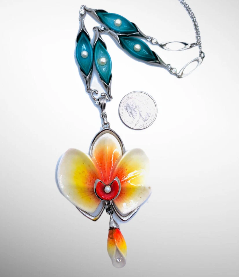 Collar Colgante Colección Franz Porcelana Pintado a Mano Polilla Orquídea Esmalte 16.5 Foto 3 de 4