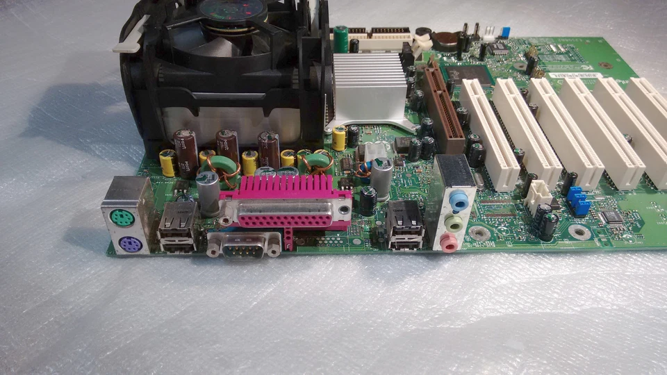 intel D845GEBV2 [A97669]+ CPU + Cooler [SOCKET 478] Motherboard GE LOGIQ 3 5 BEP - Imagen 4 de 4