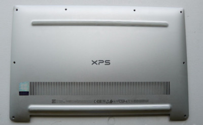 Gebrauchte Dell XPS 13 9350 Bottom Case Cover silber ST CF0TZ53, leichte Delle oben links
