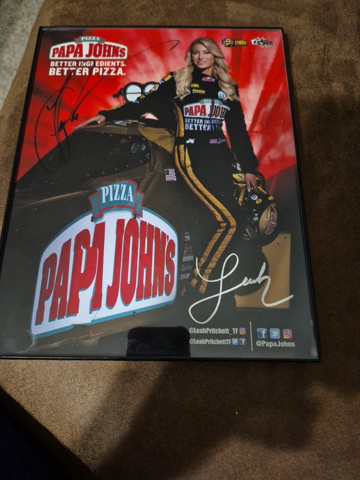Folleto de carrera autografiado de Leah Pritchett Foto 4 de 4