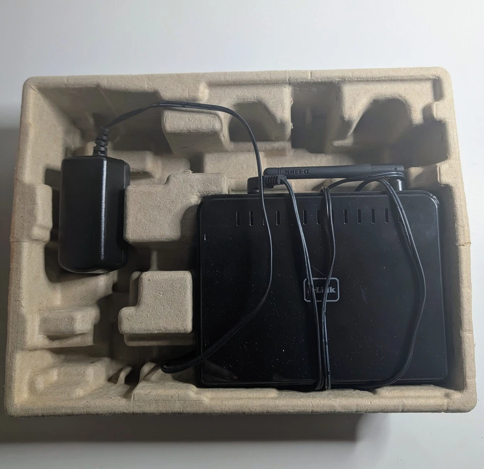 D-Link DIR-601 Router - Image 3 of 3