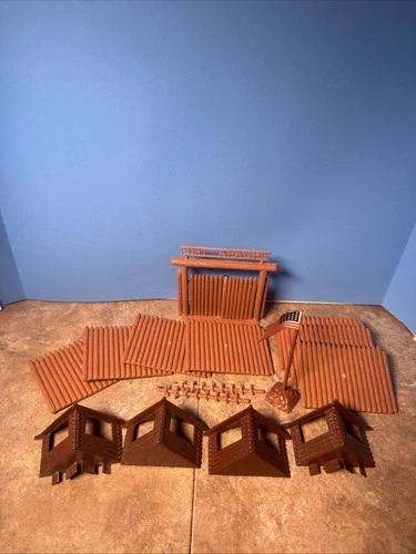 Vintage Marx Fort Apache Miniature Play-set Fort