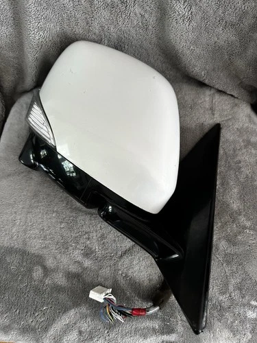 2011 - 2021 INFINITI QX56 QX80 RIGHT PASSENGER SIDE MIRROR W/ CAMERA QAA 21-PIN