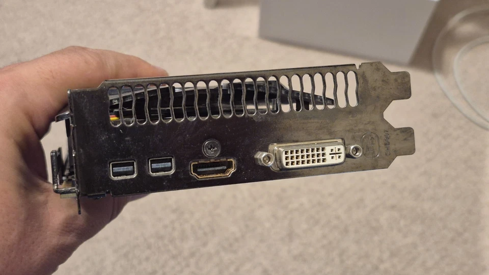 Gigabyte Radeon HD 7950 WindForce 3X 3GB GDDR5 PCI-E Graphics Card GPU - Image 3 of 3