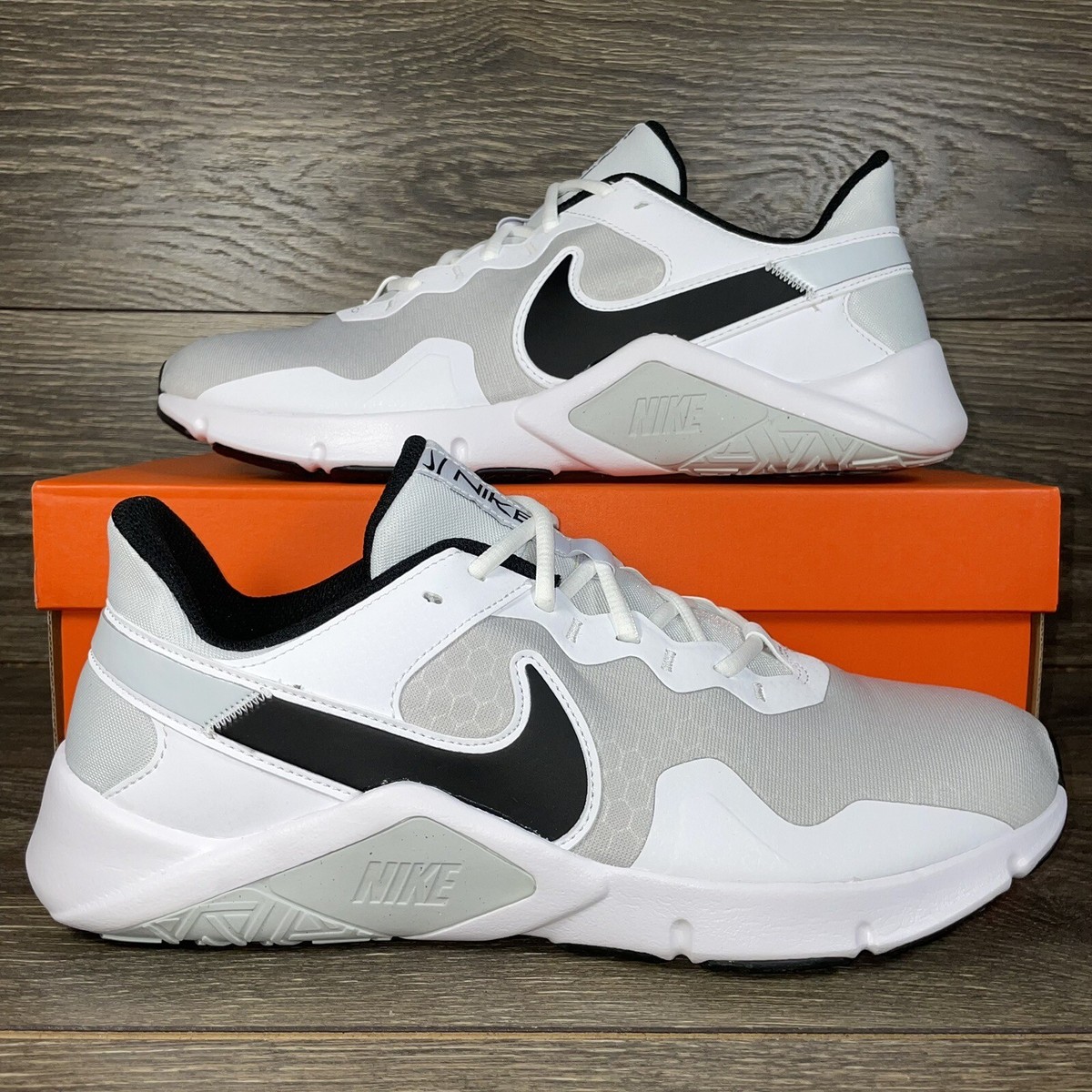 Nike LEGEND ESSENTIAL 2 Mens Size 11.5 Grey & White Athletic Sneakers Cut in half: Nike Legend Essential 2 Review | RunRepeat main image 2