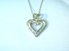 Beautiful 10k Gold Diamond Heart Pendant Necklace