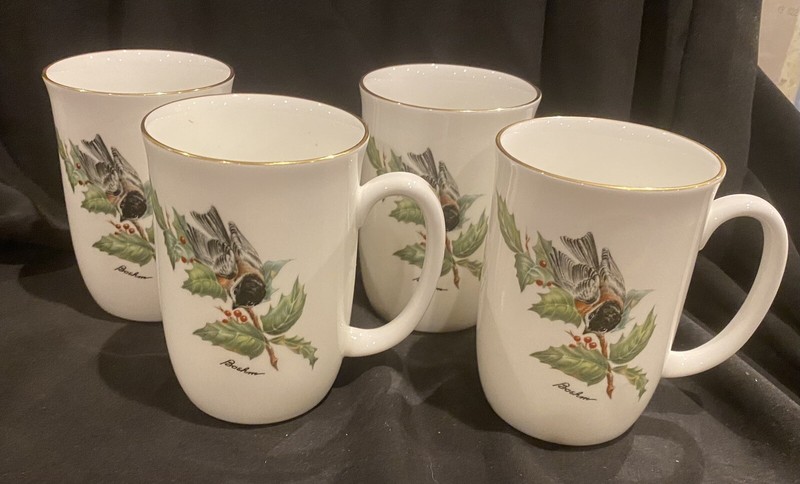 Boehm Fine China - Chickadee & Holly - Set Of 4 Mugs - Christmas