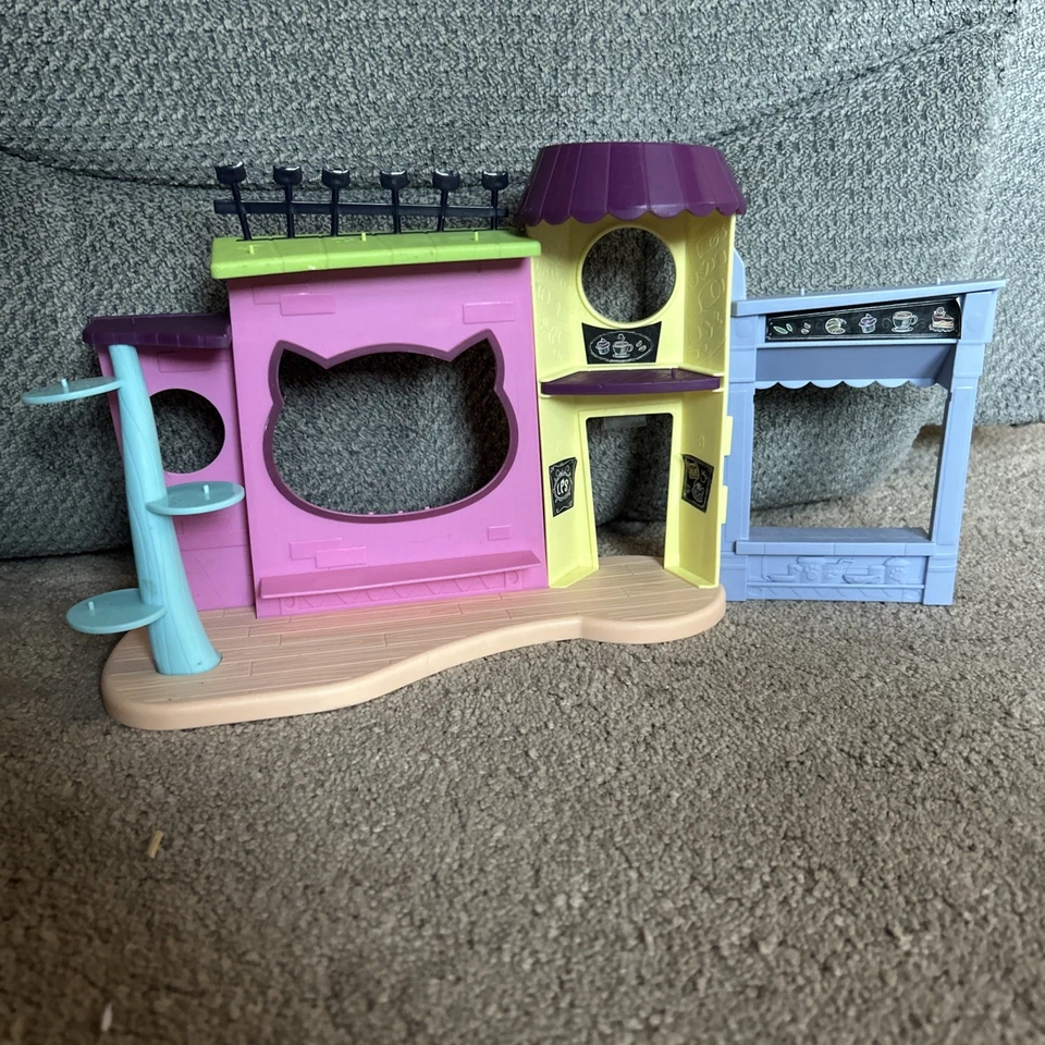 Hasbro Littlest Pet Shop Pawristas Café Playset Cats LPS W/ Figures, Incomplete - Image 4 of 4