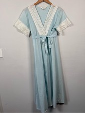 Gorgeous Komar Vintage Powder Blue Wrap Robe with White Eyelet Trim