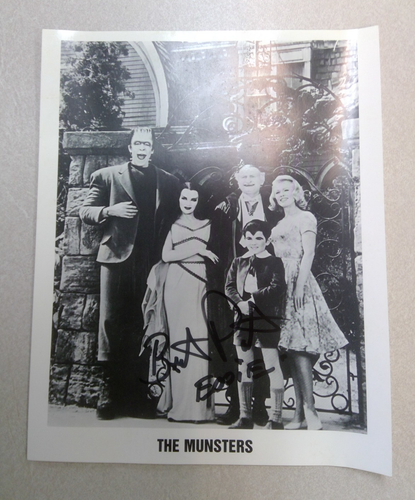 Vintage The Munsters Fan Club Membership Card And Signed Butch Patrick Photo - Picture 2 of 8
