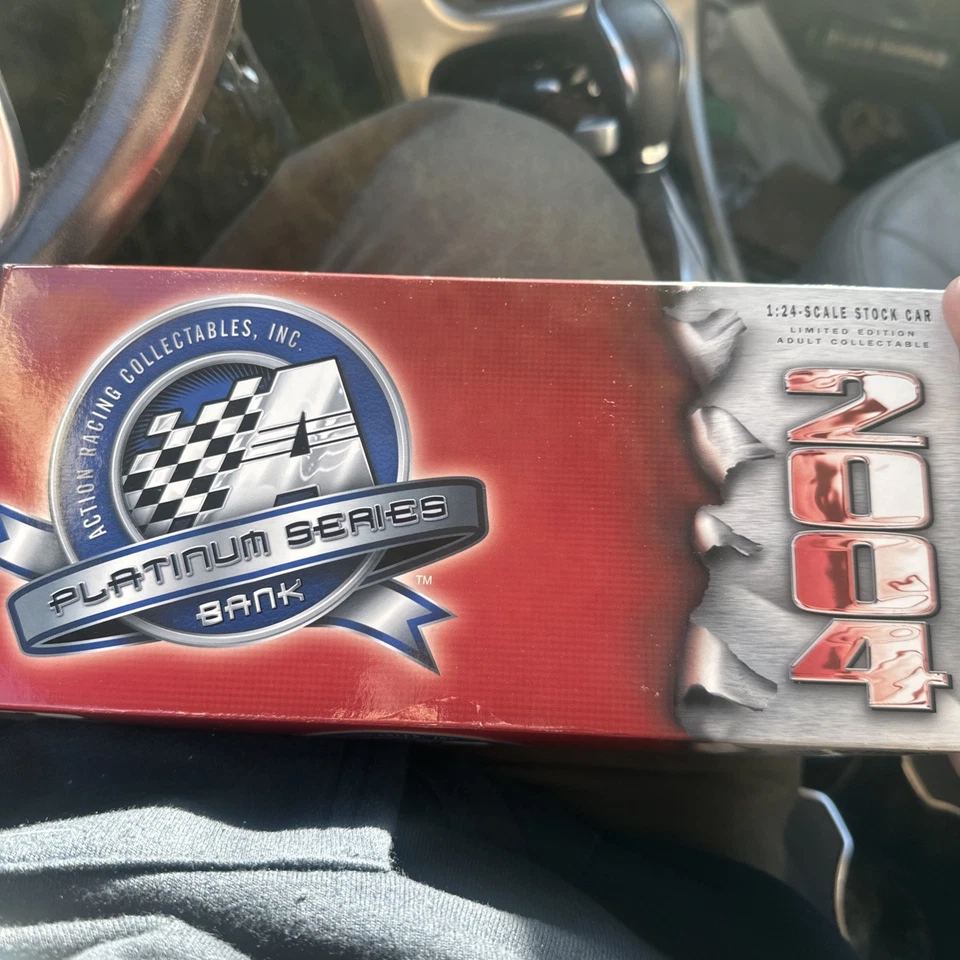 2004 Jimmie Johnson #48 SpongeBob SquarePants Chevy Monte Carlo 1/24 Diecast - Image 3 of 4