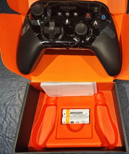 Manette de jeu Amazon Fire TV avec recherche vocale FireOS boîte ouverte - Photo 6/6