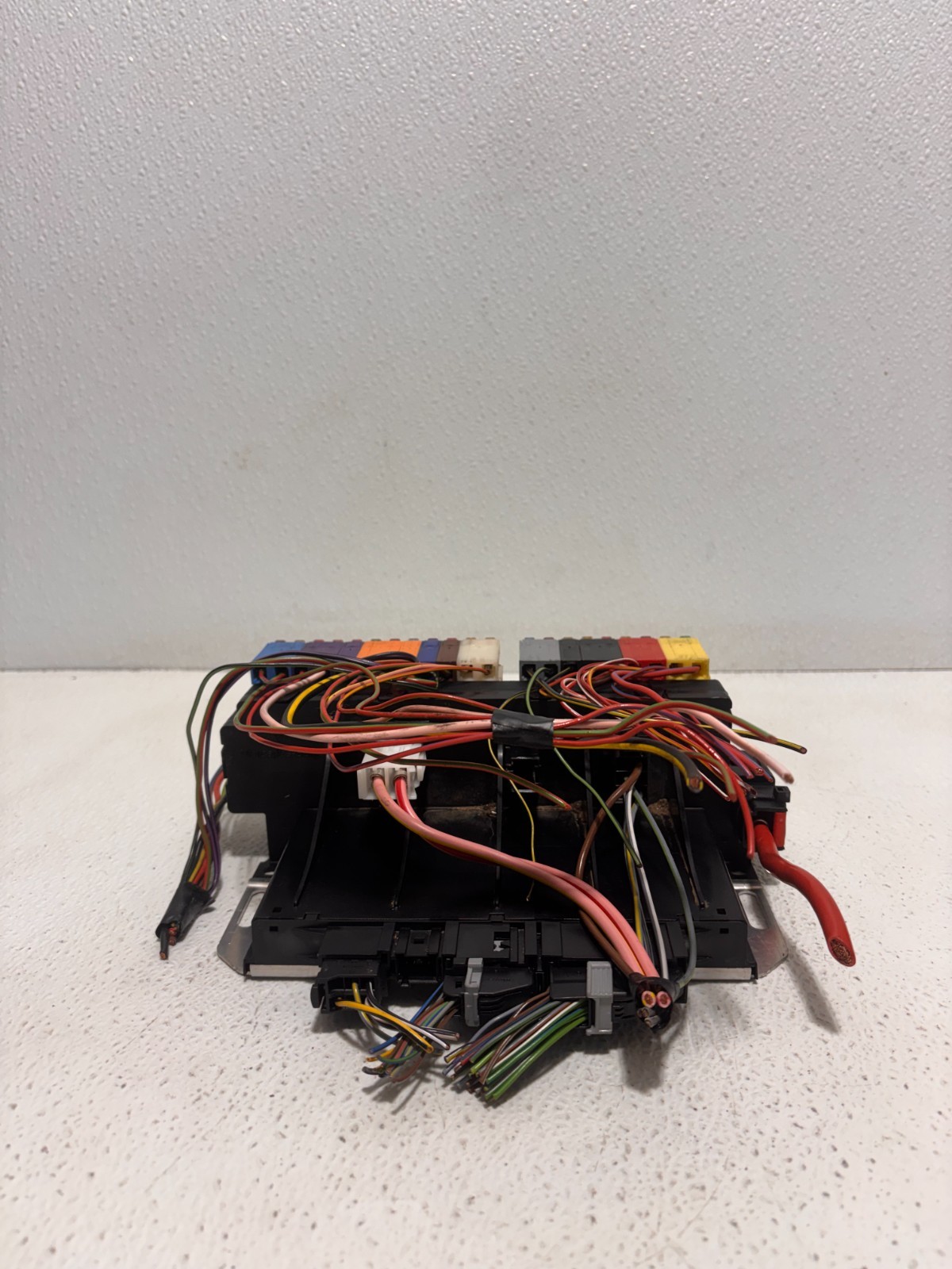 03-12 Mercedes R230 SL500 SL63 AMG Front Left SAM Fuse Box Control Module Assy