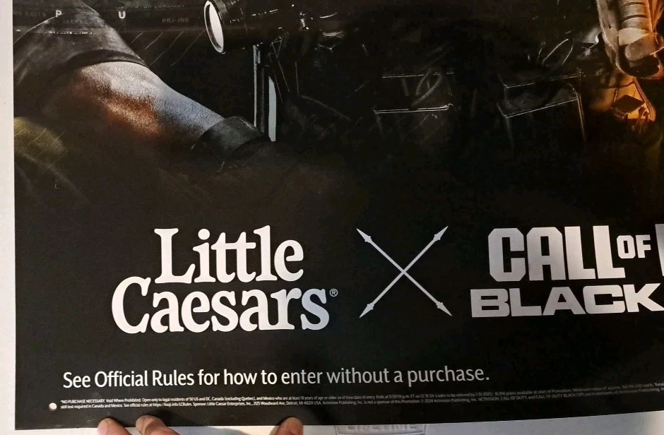 Póster de ventana Call of Duty Black Ops 6 Little Caesars 2024 resistente 48" x 30" Foto 4 de 4