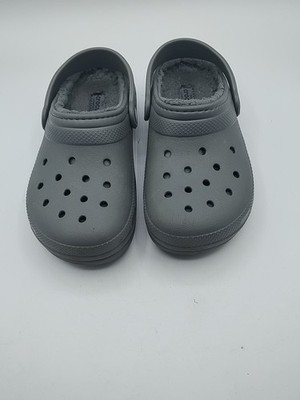 Crocs Dual Comfort Fleece Lined Gray Size J 2 Uni Sex Slip-On Comfort Shoes