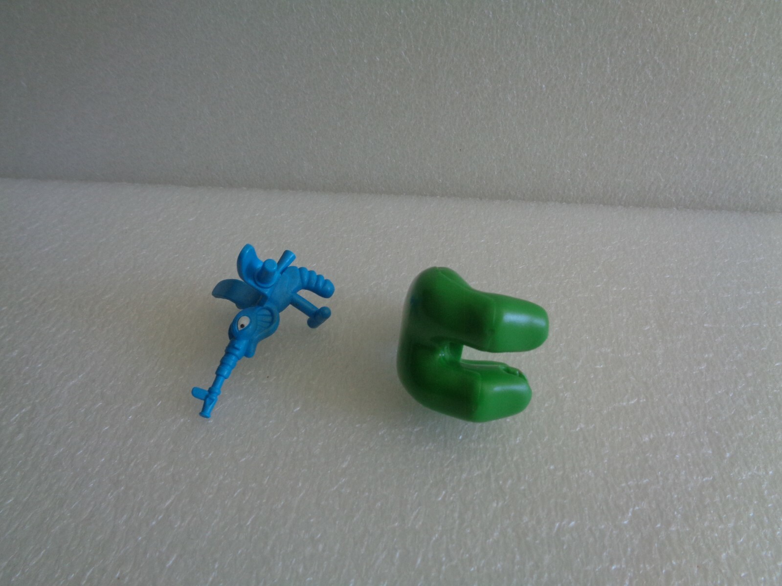 1990 TMNT TEENAGE MUTANT NINJA TURTLE COPTER SIDE HAND SEAT AND MACHINE GUN