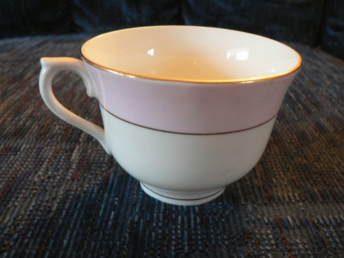 VINTAGE Vale Made In London England Genuine Bone China TEA CUP Floral Inside Cup - Picture 2 of 4