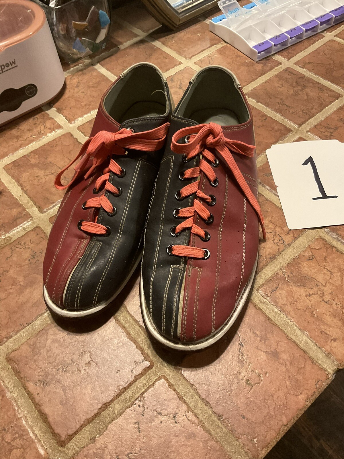 Linds Black Red White Rental Bowling Shoes Men's Size 8 Lace Up Minor