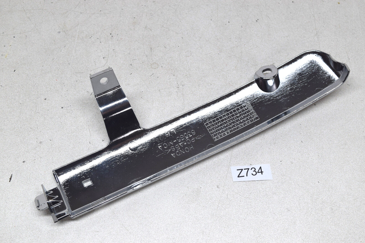 02 Honda Gold Wing Gl1800 GL 1800 Left Injector Trim Cover OEM