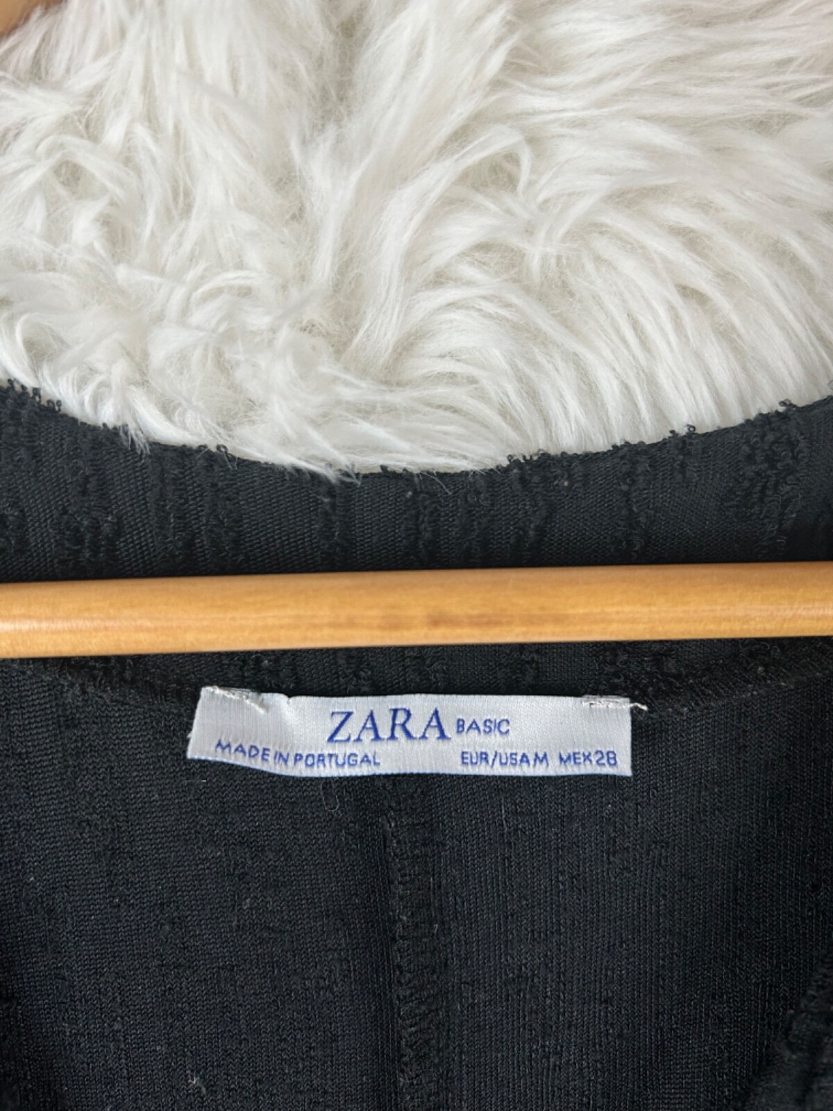 Zara Basic Size M Solid Black Short Bat Wing Text… - image 3