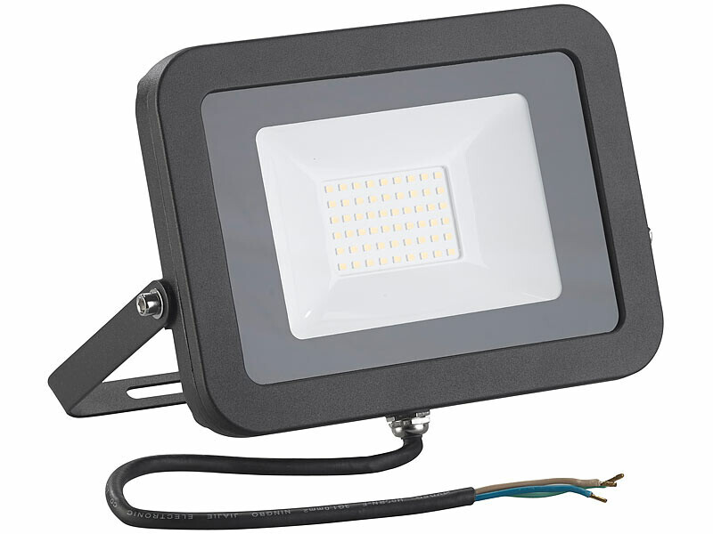 Projecteur LED Luminea 50W éclairage extérieur étanche blanc chaud jardin