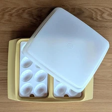 Tupperware Deviled Egg Keeper Carrier With Trays Vintage #723 ~Harvest Gold
