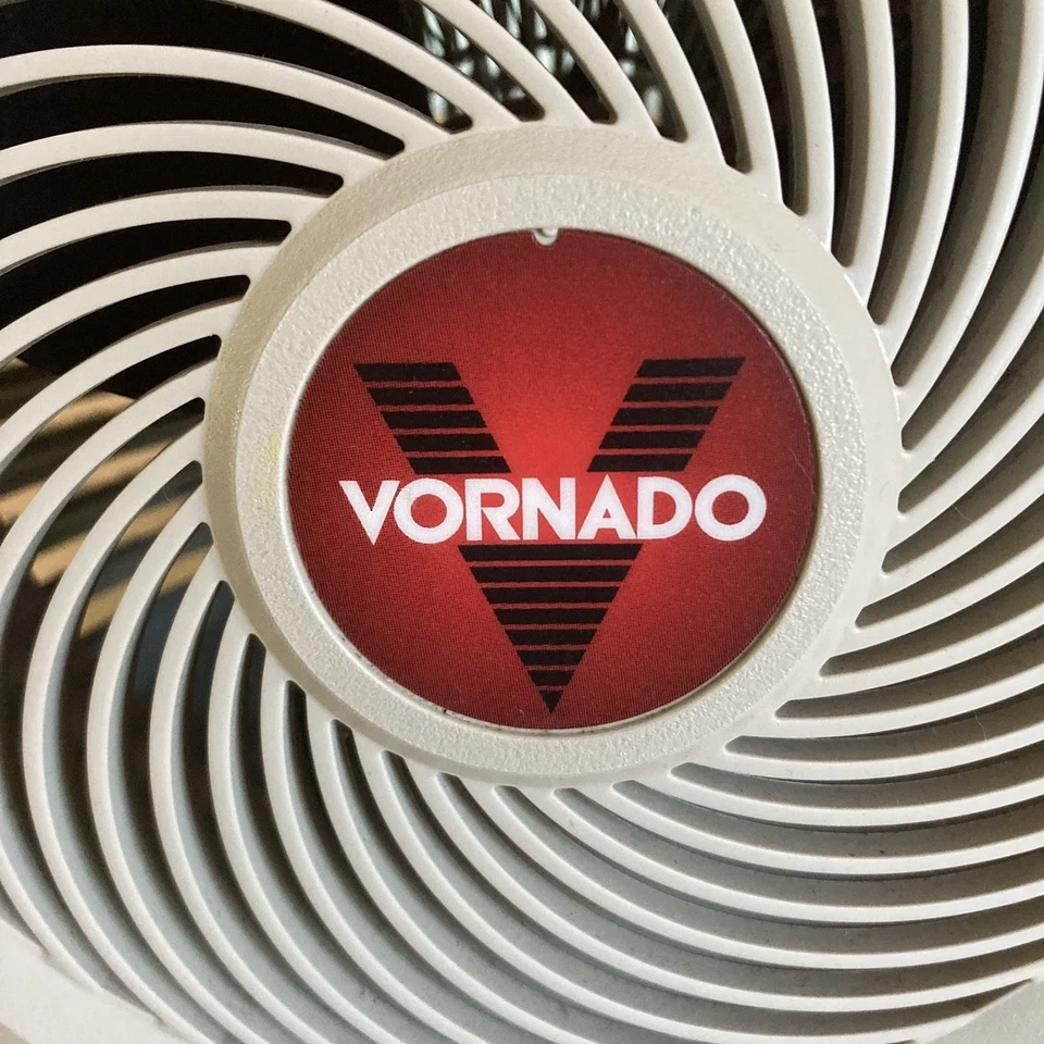 Vornado VH2 calentador de espacio para toda la habitación - ropa de cama Foto 2 de 4