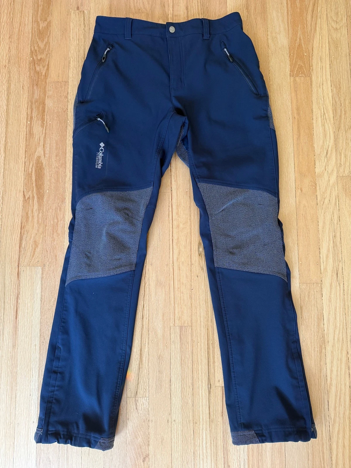 RARE Columbia Titanium Hiking Softshell Titan Ridge Pants Navy Blue Men's 30 x32
Opens in a new wind