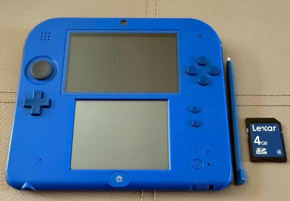 Nintendo 2DS Electric Blue Handheld Console/pen/charger/4gb SD Tested Works - Image 3 of 4