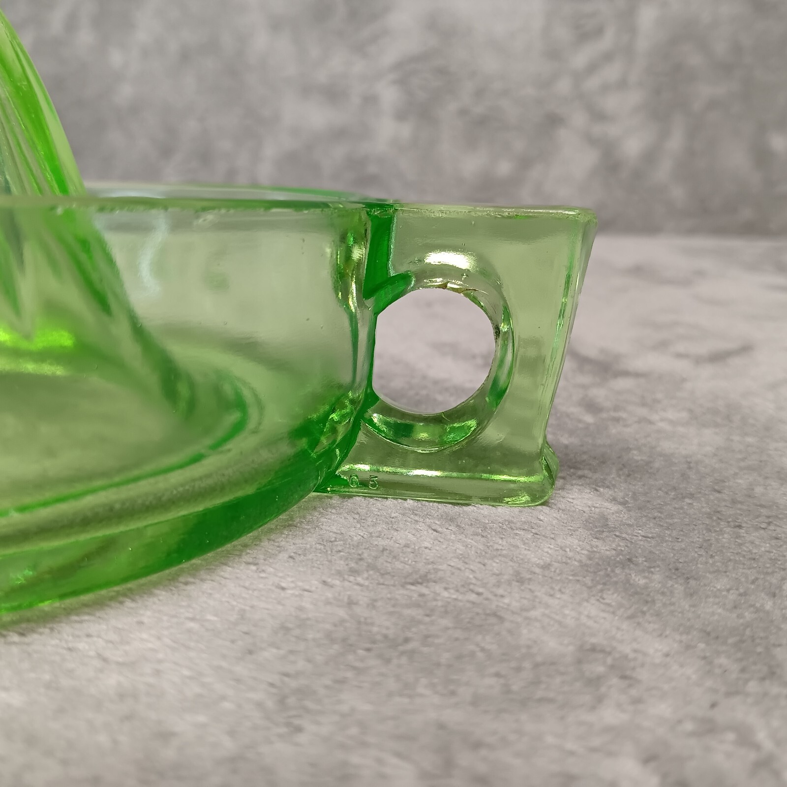 Sunkist Green Uranium Glass Citrus Orange Lemon Juicer USA Depression Era