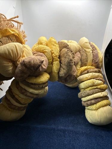 Lion Plush Handmade Slinking - Picture 4 of 9