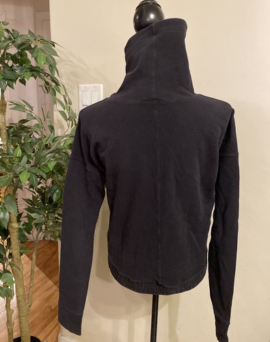 Lululemon Size 4 Mock Turtle Neck Sweater Pullover Thumb Hole - Picture 5 of 10