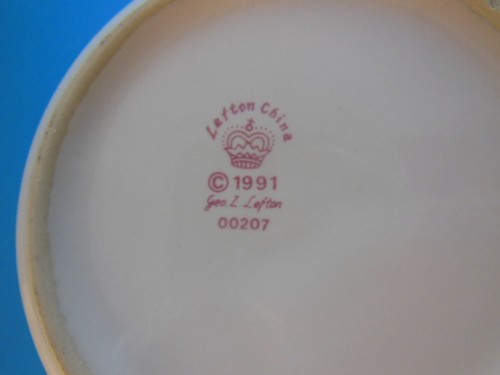 Vintage Lefton Christmas Mug Cup coffee tea cocoa Victorian Village Scene 1991 - Picture 5 of 6