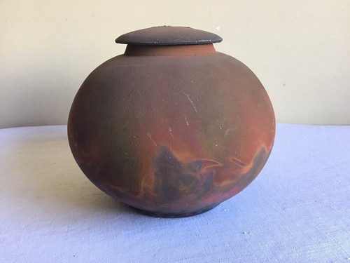 Vaso vaso tondo con coperchio iridescente in rame ceramica artistica artigianale Racku - Foto 3 di 10