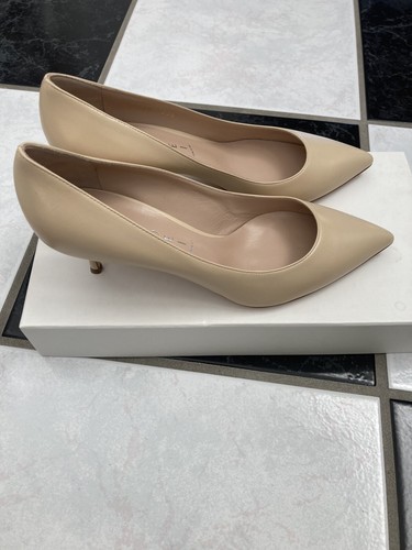 NIB 100% AUTH Casadei Beige Leather Kitten Heel Pointed Toe Pumps Sz 36.5 $520 - Picture 2 of 7