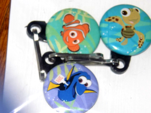 Disney Movie Club zipper pulls Finding Nemo & Finding Dory exclusive DMC NEW - Picture 2 of 3