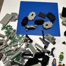 LEGO 6077 Forestmen's River Fortress Minifigures And Partial Set ~90%