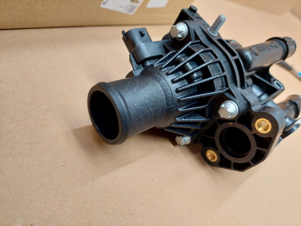 Vauxhall Astra J Thermostat Housing 25192230 1.6 Mk6 2012-2015 Genuine Zafira A - Image 4 of 4