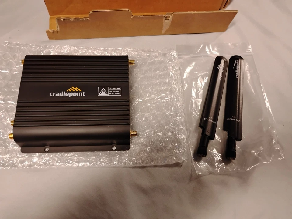Cradlepoint IBR900-1200M-B Wireless Router - WWAN - Wi-Fi 5 - New Open Box - Image 4 of 4