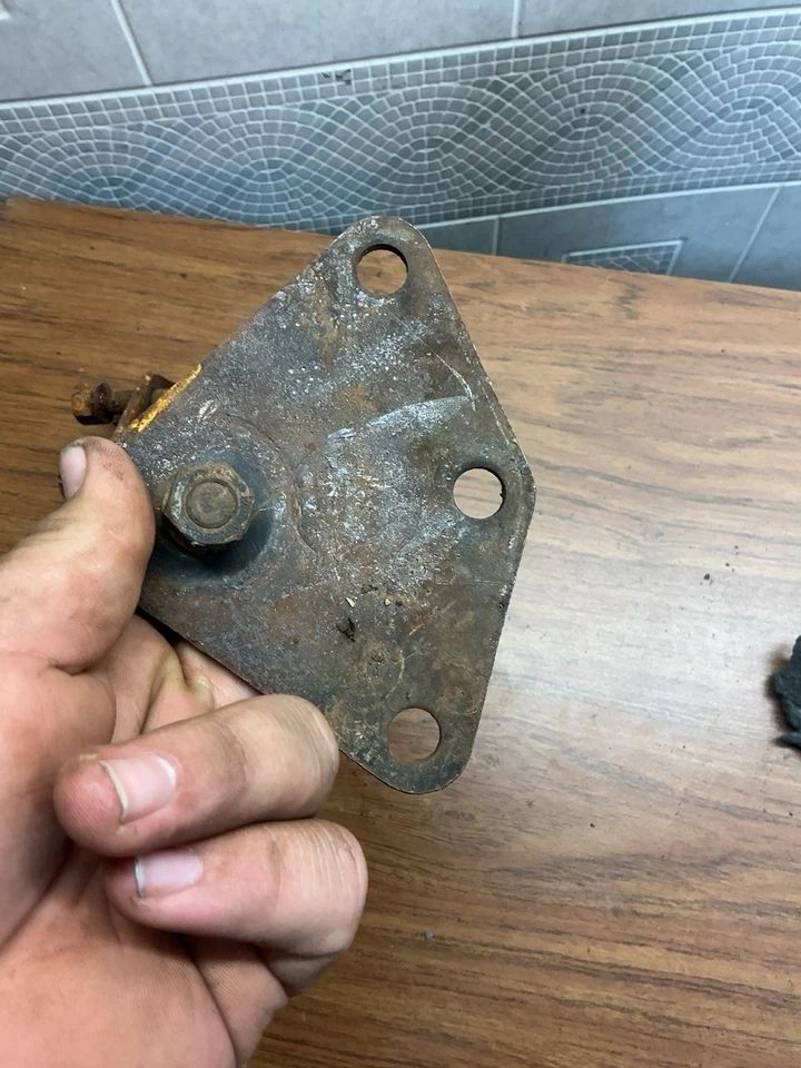 Suportes/poleiros de mola folha frontal Metropolitan Nash #2 - Imagem 4 de 4