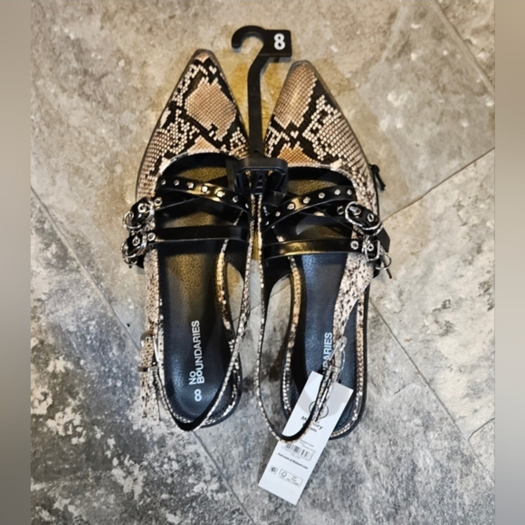 No Boundaries Women's Faux Leather Snakeskin Strappy Moto Flats Size 8 NWT
